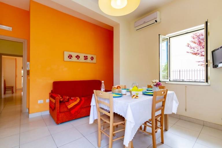 Rental apartment with 2 rooms for 6 persons — photo 4