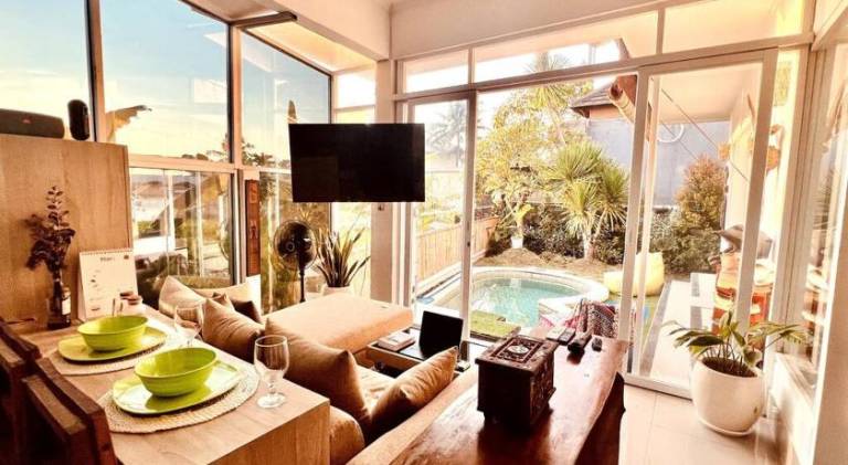 Pleasant villa with yard, patio & pool | Suitable for remote work | Pet-friendly — photo 2