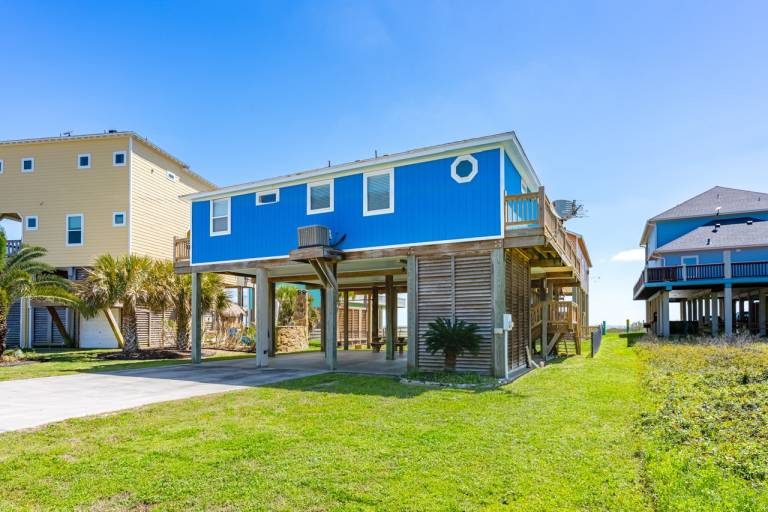 Vacation home with garden & BBQ | Beach view in Bolivar, TX