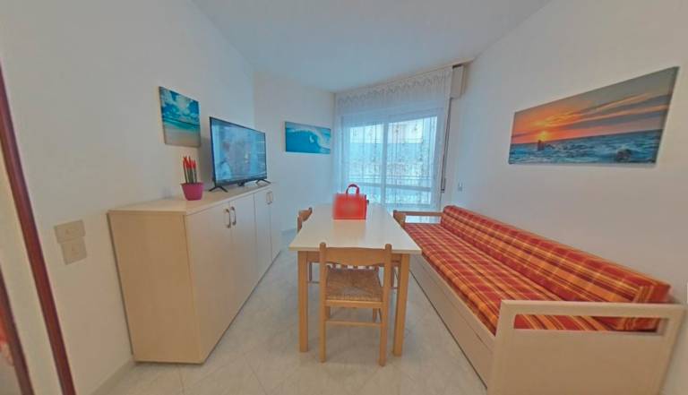 Rental apartment with patio — photo 3