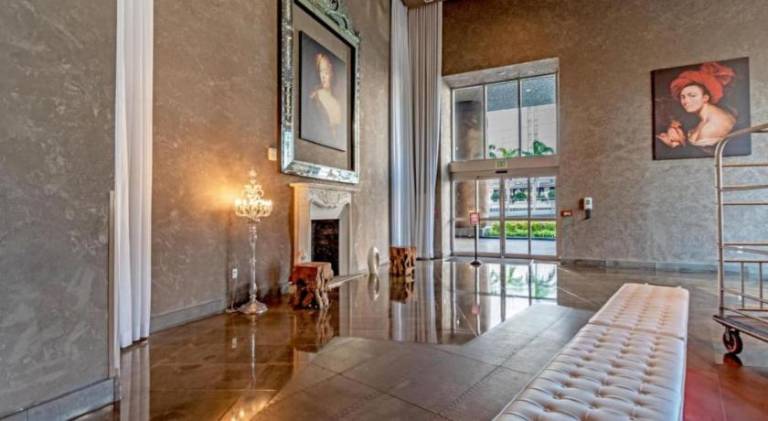 House with jacuzzi & pool | Near Bayfront Park | Perfect for remote work — photo 3