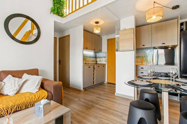 Air-conditioned “Moréa” Apartment in Residence with Pool and Tennis Courts — photo 4