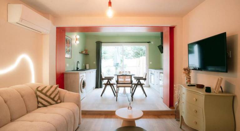 Holiday apartment with 1 room for 2 persons in Boulazac-Isle-Manoire
