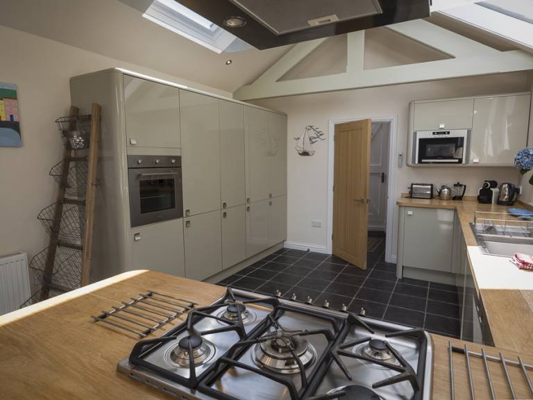 Family-oriented wonderful cottage with yard & terrace | Pets are welcome — photo 4