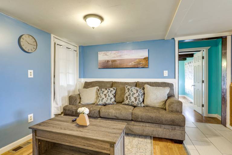 Near I-95 & Rhode Island Border! Pet-Friendly Home — photo 5