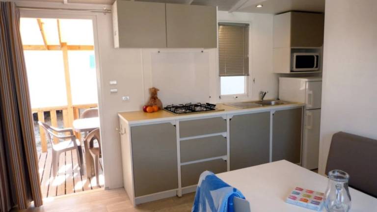 Pleasant camping suite with patio | Next to the beach | Dogs allowed — photo 4