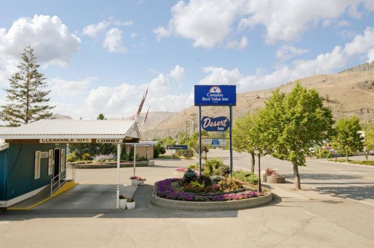 Canadas Best Value Desert Inn & Suites Cache Creek in Cache Creek, BC