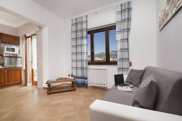 Holiday apartment with patio — photo 2