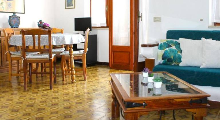 Holiday apartment with 2 rooms for 5 persons — photo 4