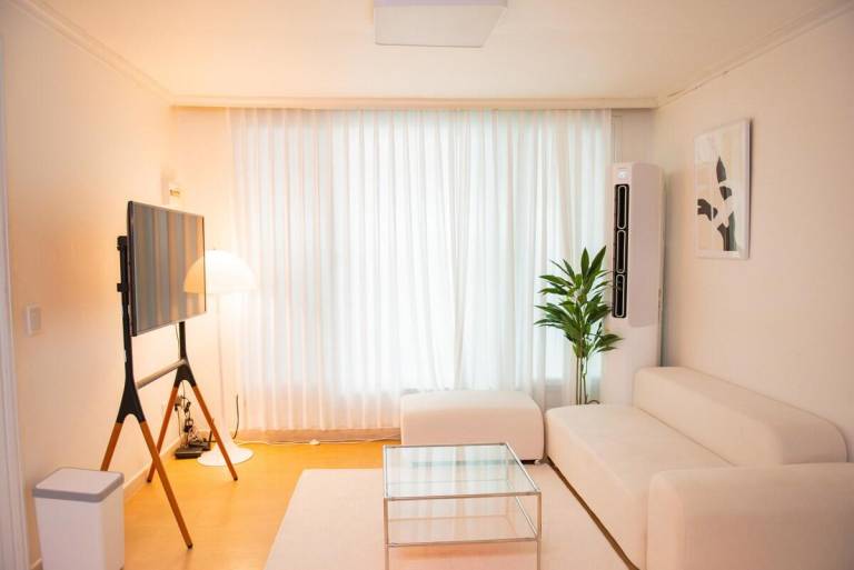 New open sale Haebangchon stay Itaewon Myeongdong — photo 4