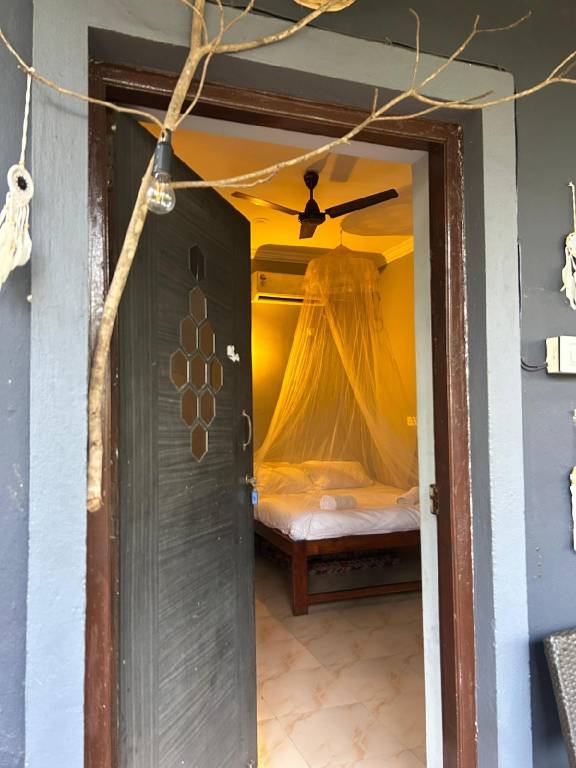 Vacation home with yard — photo 4
