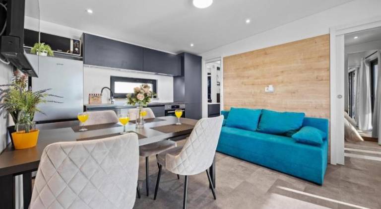KastHouse Yellow by Vellaris, Luxury Mobile Home — photo 4