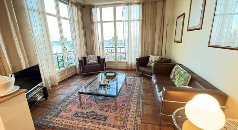 Apartment with terrace — photo 2