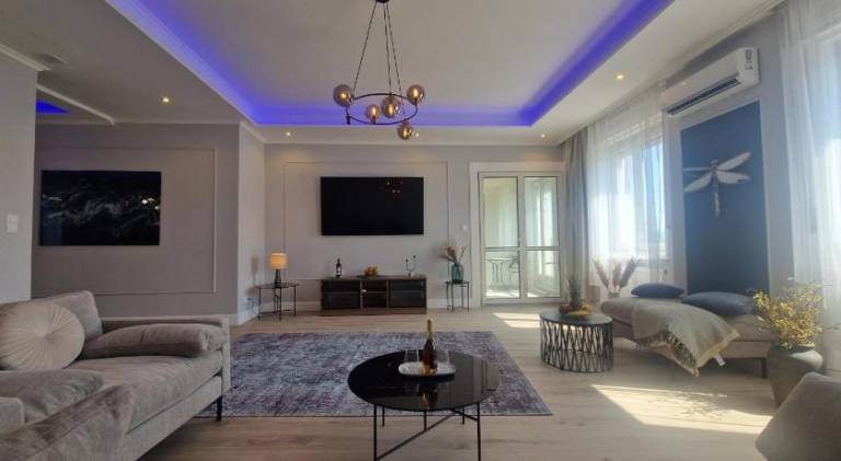 Beautiful apartment with patio | Next to Great Market Hall | Pets allowed — photo 2