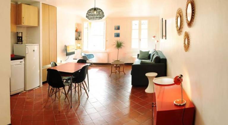 Rental apartment with terrace — photo 2
