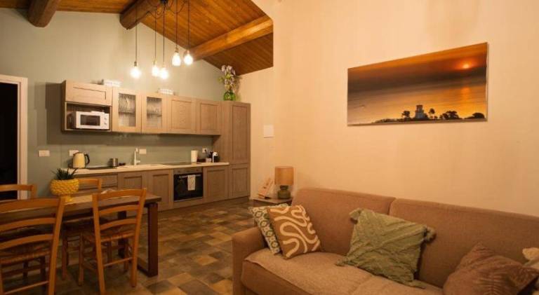 Ample holiday apartment with terrace, jacuzzi & pool | Pet-friendly — photo 4