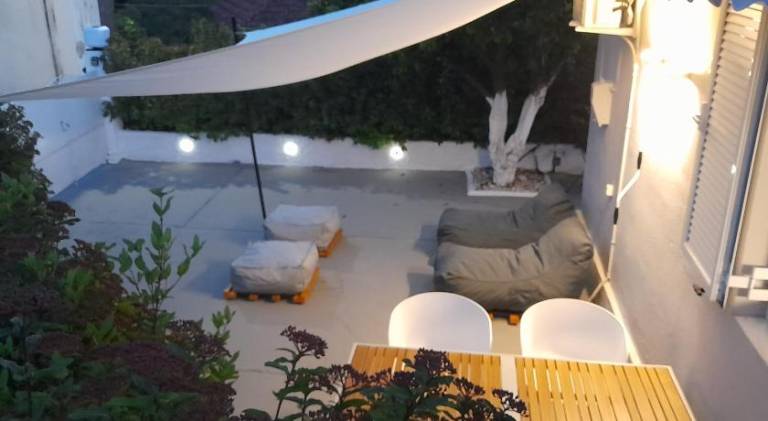 Lovely vacation home with terrace, yard & barbecue | Pets are welcome — photo 4