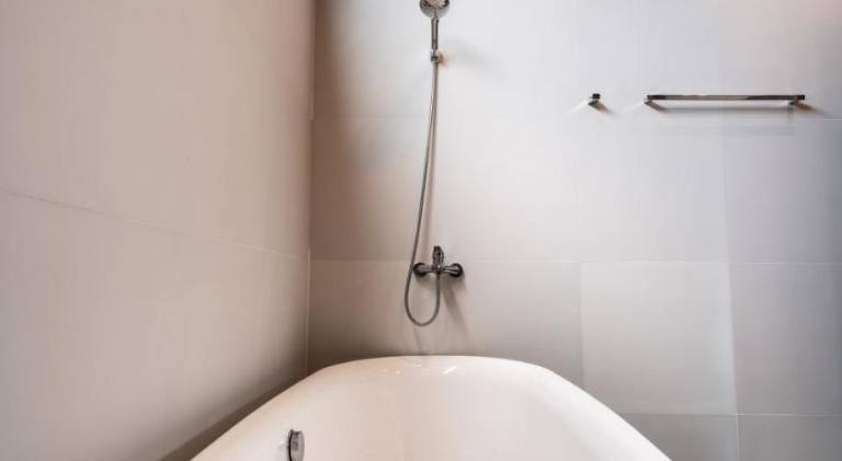 Villa with pool — photo 5