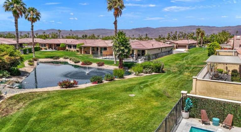 Vacation home with jacuzzi & pool | Perfect for remote work | Pets allowed — photo 5