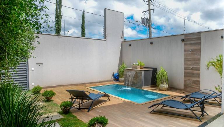 Casa com Piscina Aquecida Churrasqueira e Hidro