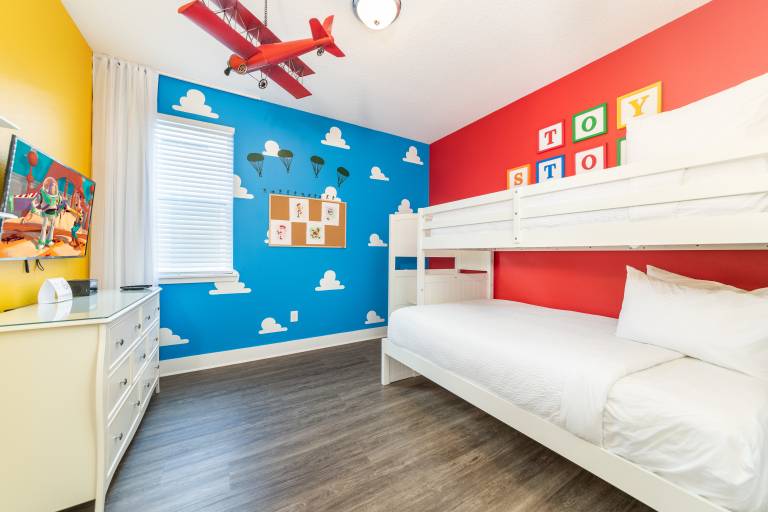 Luxury Home with Themed Rooms, Air Hockey near Disney with Waterpark & Resort Access at Encore Resort - 7699GR — photo 5
