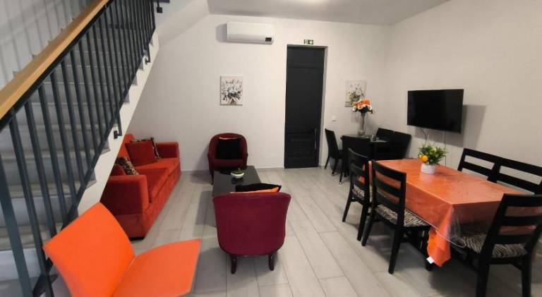 Pleasant vacation home with patio | Close to Cathedral of Funchal | Pet-friendly — photo 5