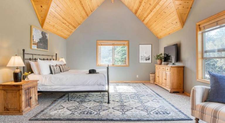 Tanglewood by AvantStay 10mins to Bear Mountain Contemporary Hillside Cabin — photo 2