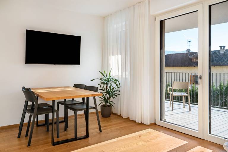 Apartment with fast internet & terrace | Garden view — photo 4