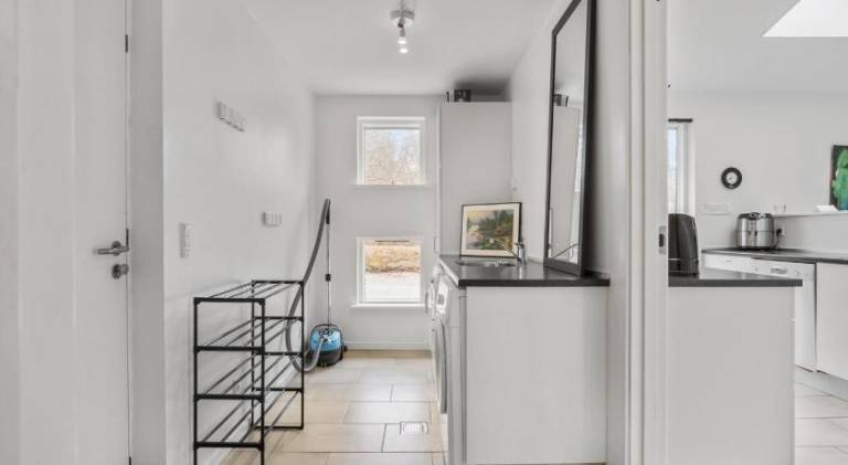 Vacation home with jacuzzi — photo 4