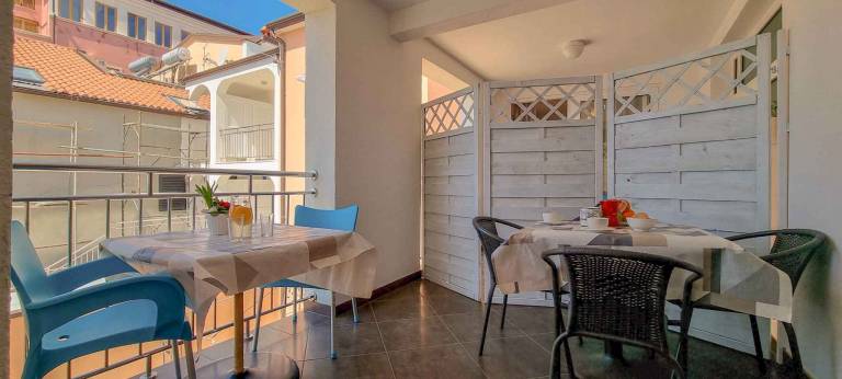 Holiday apartment with patio — photo 4