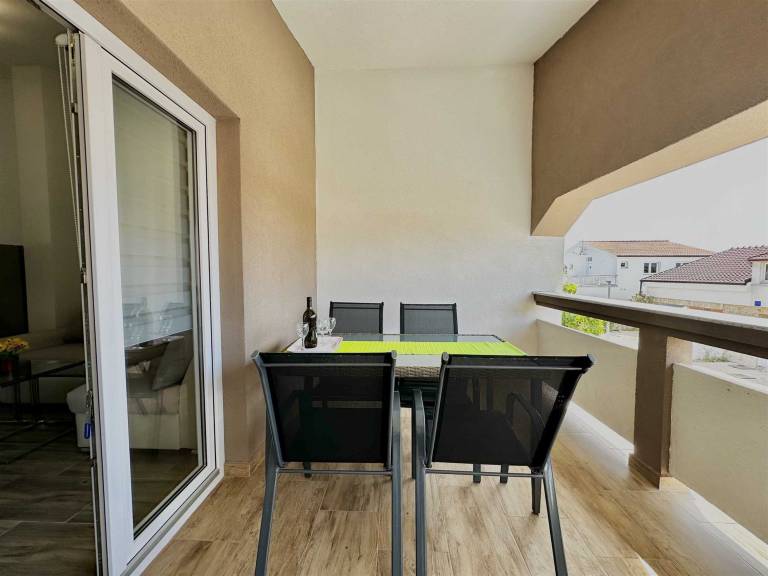 Family-friendly wonderful rental apartment with grill, yard & patio | Pets allowed — photo 5