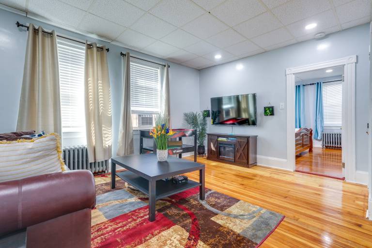 Updated Apt w/ Shared Yard: Near Events & Boston — photo 5