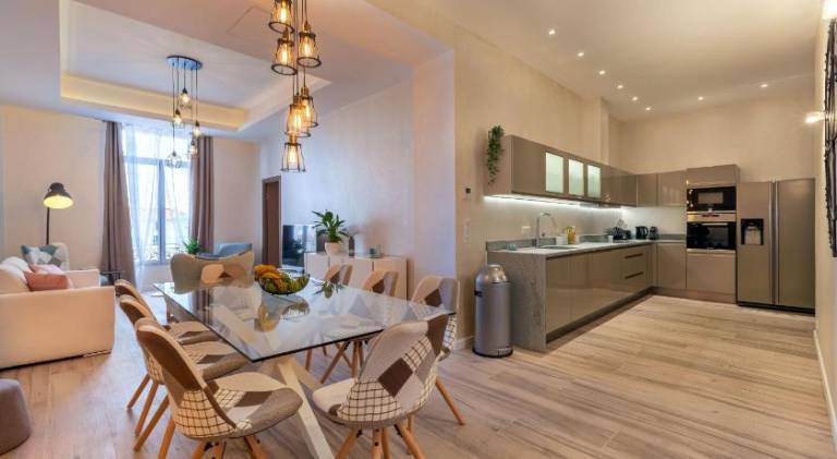 Apartment with garden & terrace — photo 2
