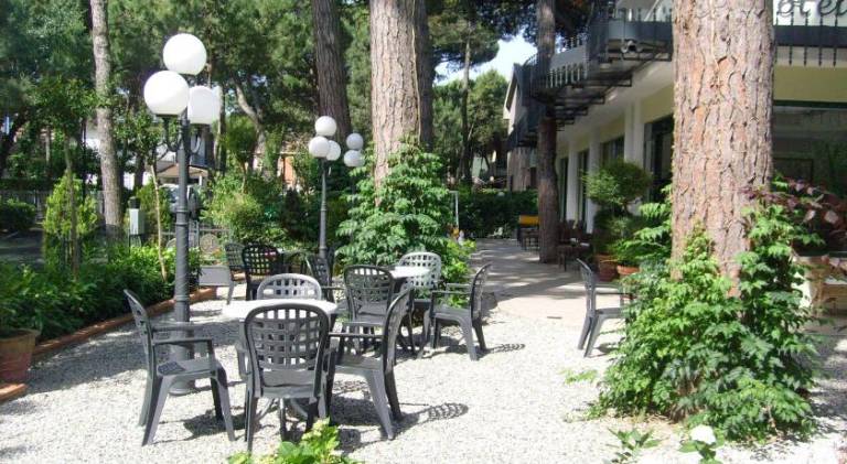 Hotel Boccaccio-free parking- — photo 5
