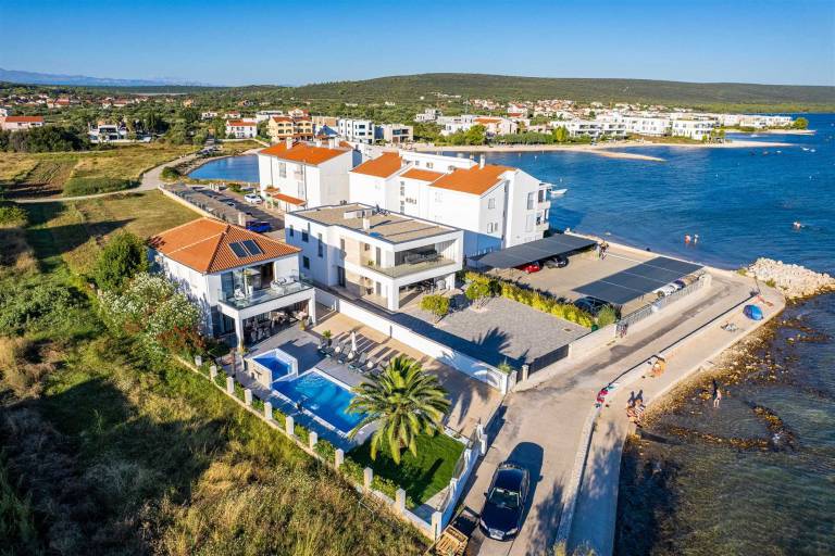 Villa with pool, BBQ & patio | Pool view — photo 2