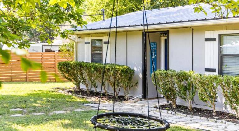Vacation home with grill, terrace & garden | Pet-friendly in Canyon, TX