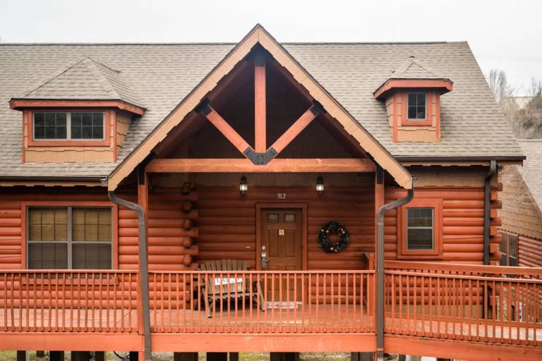 Cabin  Hollister