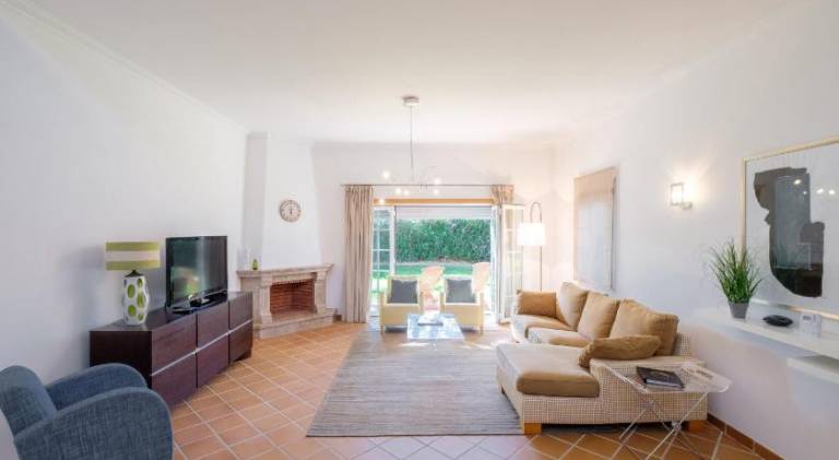 Beautiful rental apartment with garden, patio & BBQ | Dogs allowed — photo 2