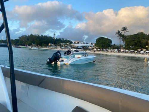Houseboat Pointe aux Piments
