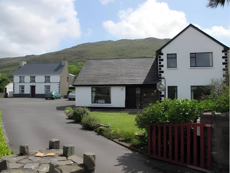 An Dooneen The Hurley Farm B&B