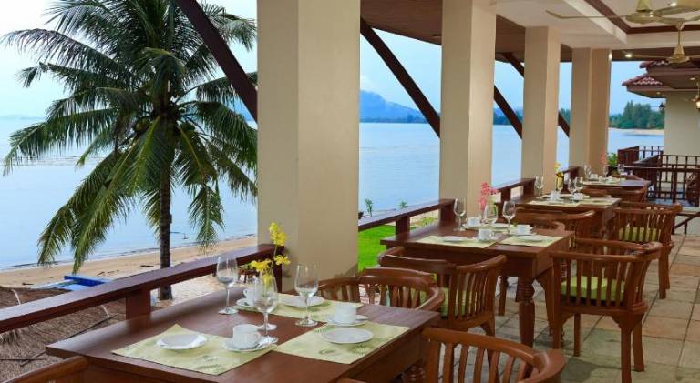 Sara Beachfront Boutique Resort — photo 3