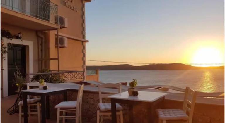 Holiday apartment with patio in Pylos-Nestoras