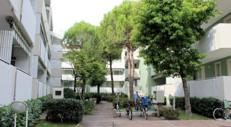 Apartment with terrace & yard | Beach nearby | Pets allowed — photo 3