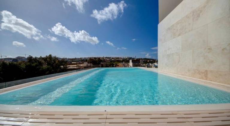 Beautiful Modern Penthouse with Pool and Sea View — photo 4