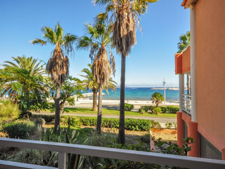 Rental apartment with patio | Sea view — photo 5