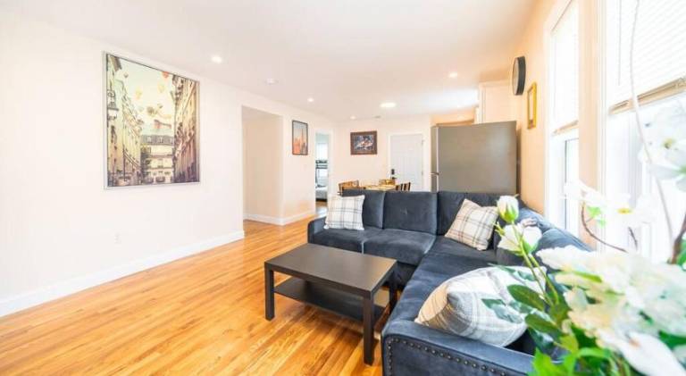 Fully equipped apartment with patio | Pets are welcome — photo 2