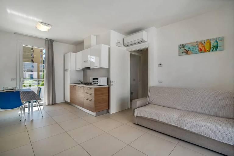 Apartment with pool & patio | Garden view | Next to the beach | Pets allowed in Jesolo