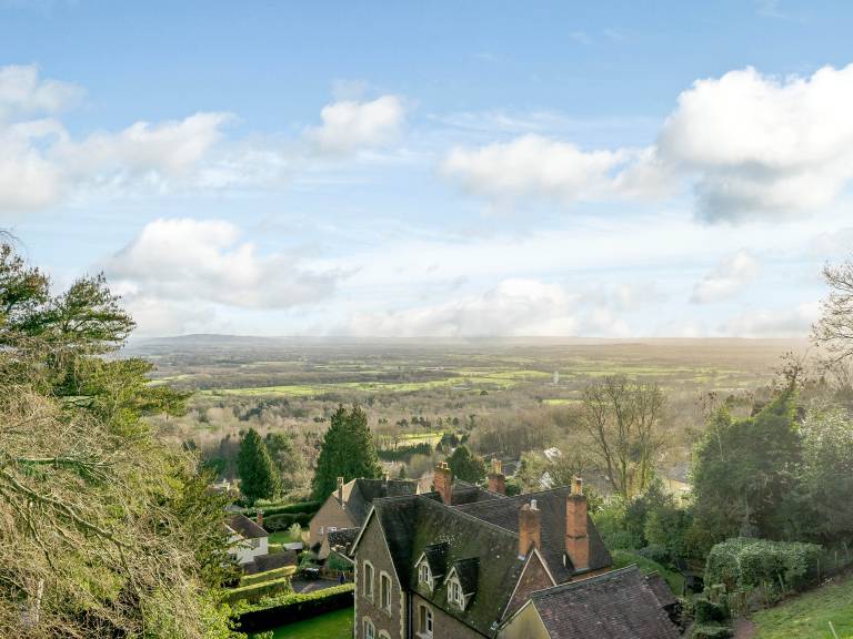 Child-friendly nice cottage with garden | River view | Pets allowed in Malvern