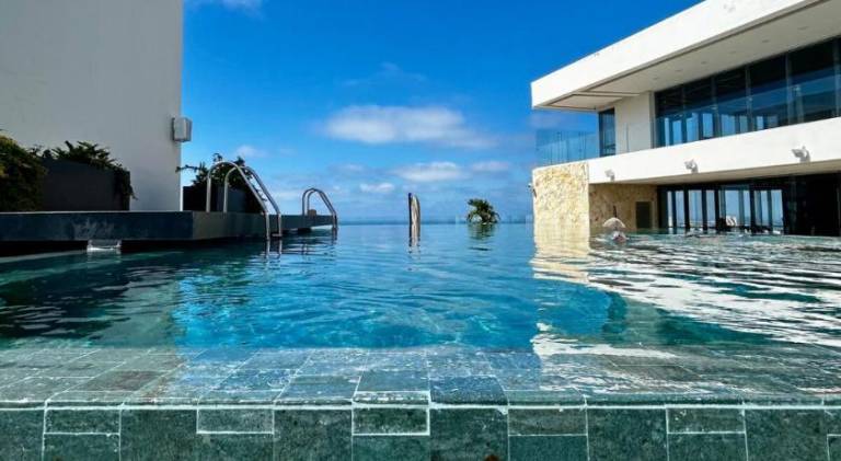 Holiday apartment with pool — photo 2