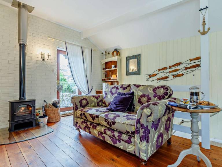 Beautiful cottage with yard | Pets are welcome — photo 3